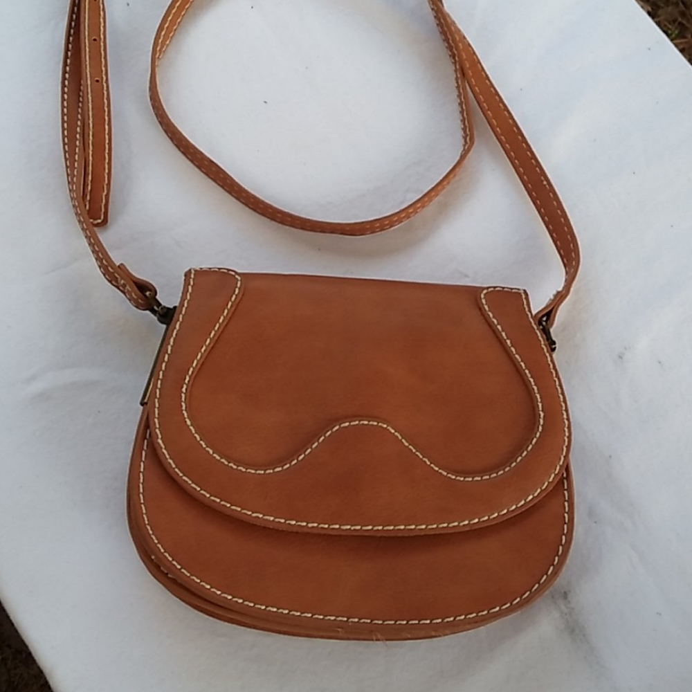 Universal Thread Goods Co. Tan purse